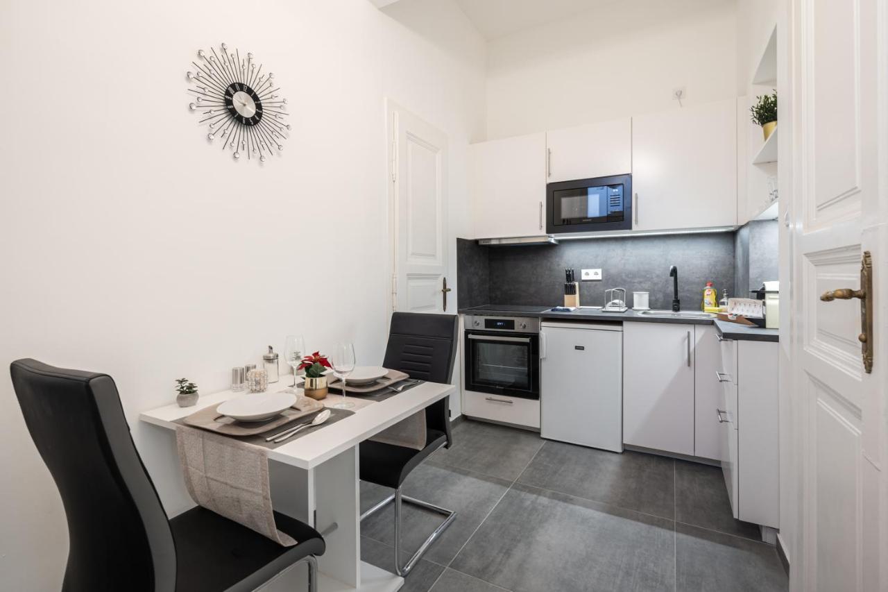 Stellar Dwell Apartment Budapest Ngoại thất bức ảnh